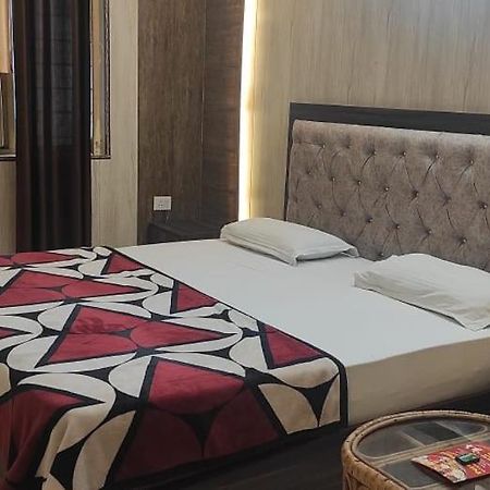Hotel Shiv Ganga Rishīkesh Buitenkant foto