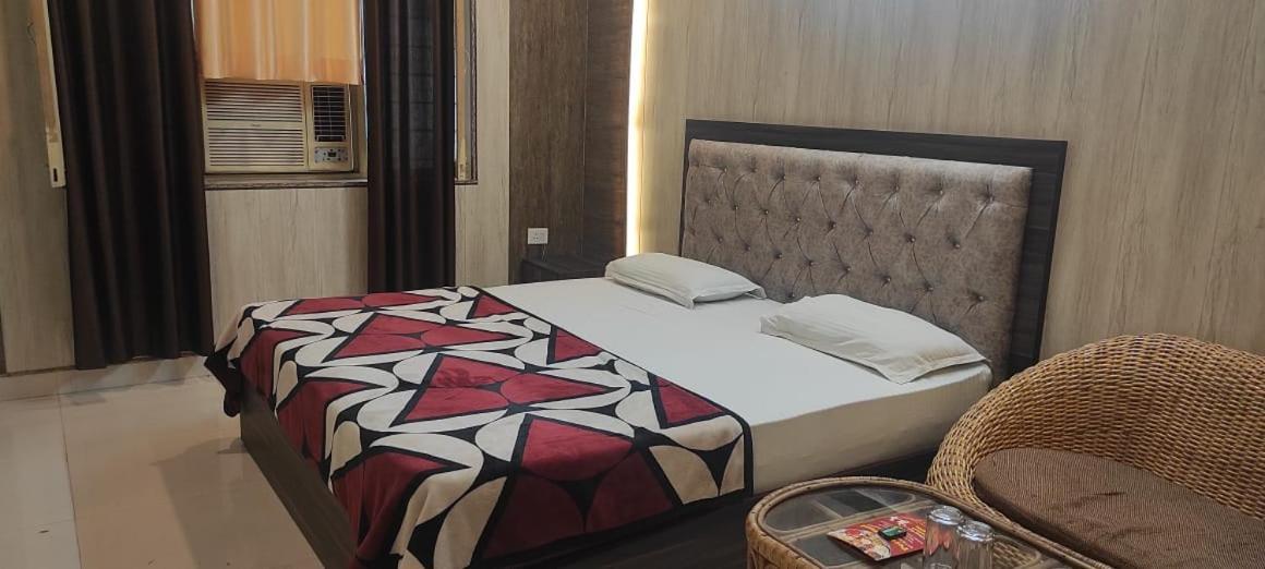 Hotel Shiv Ganga Rishīkesh Buitenkant foto