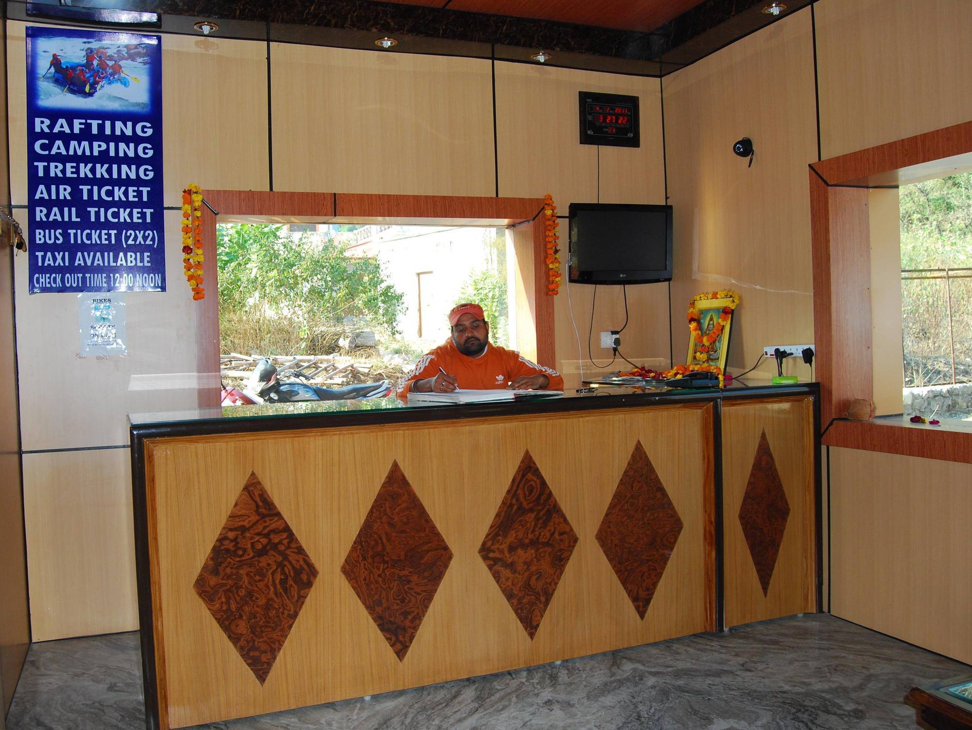 Hotel Shiv Ganga Rishīkesh Buitenkant foto